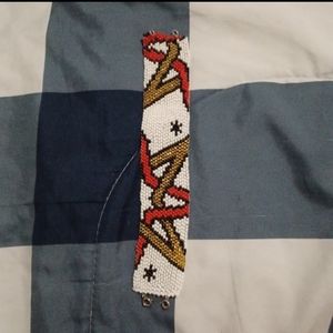 Flat beaded bracelet